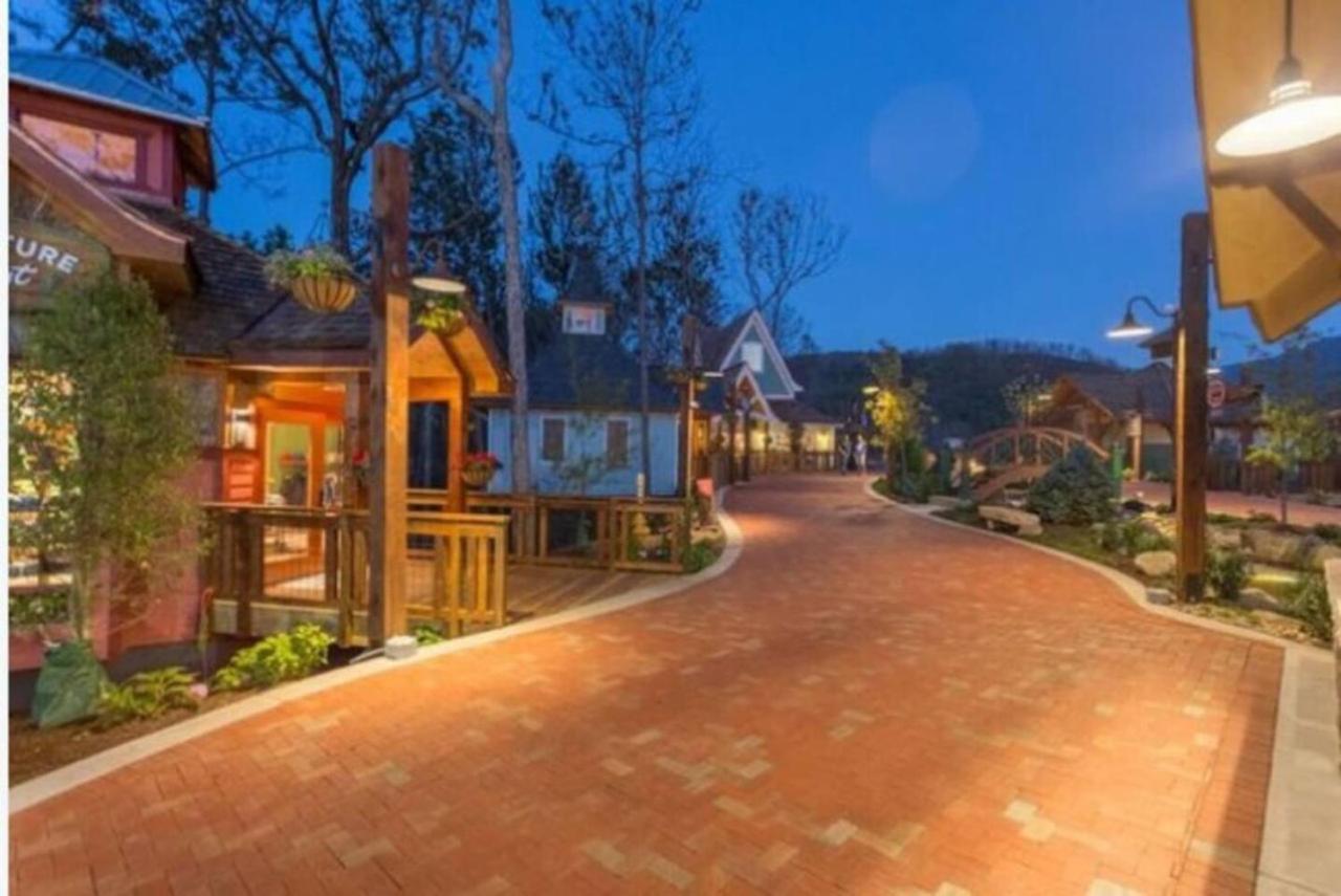 Gt307 Romantic Condo Downtown Gatlinburg & Pool Ngoại thất bức ảnh