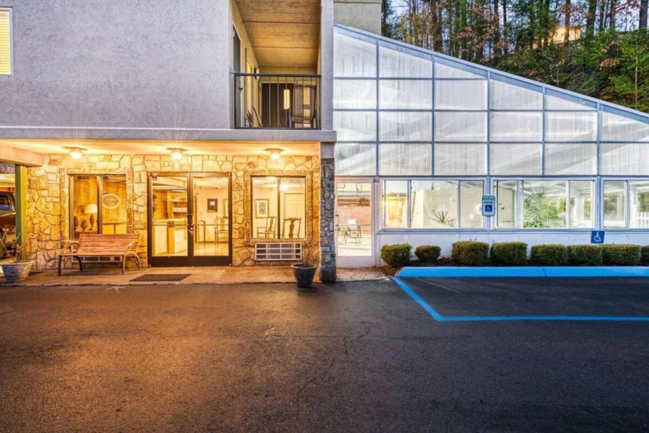 Gt307 Romantic Condo Downtown Gatlinburg & Pool Ngoại thất bức ảnh
